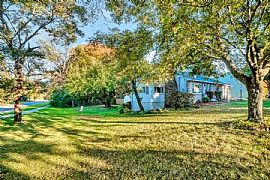 3 Bedroom House in Framingham, MA (Photo 2 of 9)