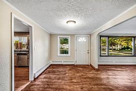 3 Bedroom House in Framingham, MA (Photo 3 of 9)