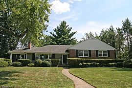 Newly Updated Top to Bottom, This Warm and Welcoming Cul-De-Sac in Summit, NJ