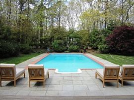 4 Beds 4 Baths 2,886 Sqft in East Hampton, NY (Photo 6 of 12)