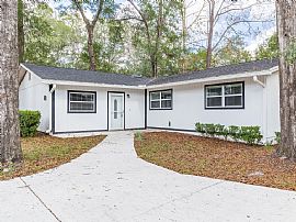 215 Sw 40th Ter, Gainesville, Fl 32607 in Gainesville, FL