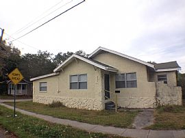 905 James Ave S, St Petersburg, Fl 33705 in Saint Petersburg, FL