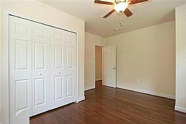 6117 39th Pl, West Hyattsville, Md 20782 in West Hyattsville, MD (Photo 3 of 7)