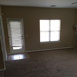  Fantastic Four Bedroom Home in Great Community in Oklahoma City, OK (Photo 3 of 10)