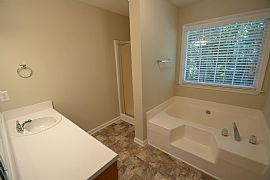 3 Bedrooms 2 Full Bathrooms in Dallas, GA (Photo 4 of 6)