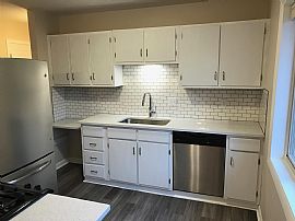 3 Bed 1 Bath Cedar Falls Home in Cedar Falls, IA (Photo 3 of 6)