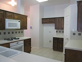 Spacious 4 Bedroom and 3 Bath House in Arlington, Tx in Arlington, TX