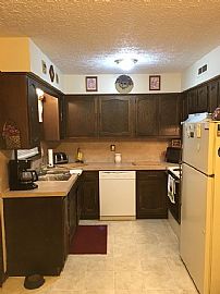 202 Rose Lane St Se, North Canton, Oh 44720 2 Beds 1.5 Baths -- in North Canton, OH (Photo 4 of 6)