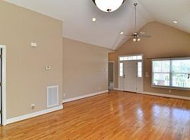 Charming 3 Bedroom Home on Cul-De-Sac in Columbia, SC (Photo 3 of 10)