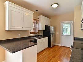 Charming 3 Bedroom Home on Cul-De-Sac in Columbia, SC (Photo 5 of 10)