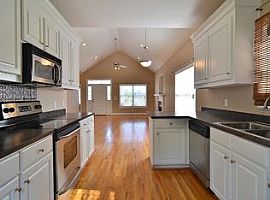 Charming 3 Bedroom Home on Cul-De-Sac in Columbia, SC (Photo 7 of 10)