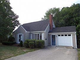 Warm and Charming 3-4 Bedroom Custom Cape in Dover, NH