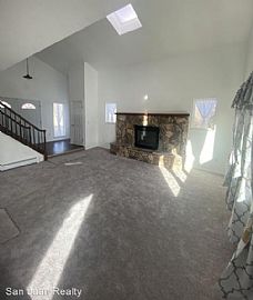 Beautiful and Spacious House  in Farmington, NM (Photo 2 of 4)