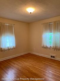 Cute Spacious 3/2 Silver Spring Cape Cod  in Silver Spring, MD (Photo 4 of 4)