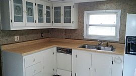 918 Hazelwood Dr, Winston Salem, Nc 27103 (747) 444-3766 in Winston Salem, NC (Photo 5 of 6)