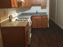 385 Avenue E, Bayonne, Nj 07002 in Bayonne, NJ (Photo 7 of 8)