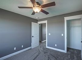 4 Beds 3 Baths 2,339 Sqft in Antioch, IL (Photo 10 of 12)