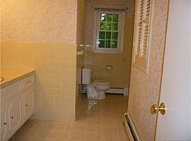 102 Lovers Ln, East Lyme, Ct 06333 in East Lyme, CT (Photo 6 of 11)