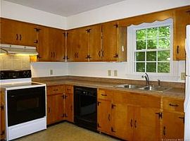 102 Lovers Ln, East Lyme, Ct 06333 in East Lyme, CT (Photo 8 of 11)