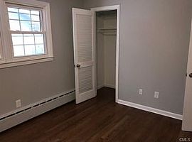 195 Washington Pkwy, Stratford, Ct 06615 in Stratford, CT (Photo 3 of 8)