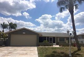 922 Spindle Palm Way, Apollo Beach, Fl 33572 in Apollo Beach, FL