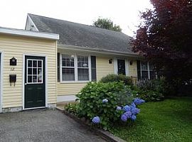 12 Potter St, Groton, Ct 06340 in Groton Long Point, CT