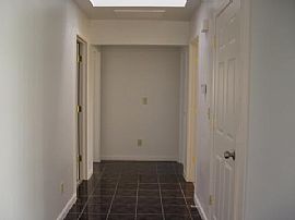 Spacious 4 bed/2 bath with a view! in Oakland, CA (Photo 2 of 6)