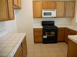 This Home, Built in 2005 Has High Ceilings and An Open Floor in Sacramento, CA (Photo 2 of 5)