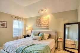 Immaculate 3bedrooms 2baths Single Family Home with a Large Kit in Norman, OK (Photo 2 of 4)