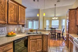 Immaculate 3bedrooms 2baths Single Family Home with a Large Kit in Norman, OK (Photo 4 of 4)