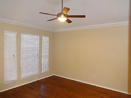 Single Family Home For Rent  in Burleson, TX (Photo 2 of 8)