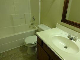 Single Family Home For Rent  in Burleson, TX (Photo 7 of 8)