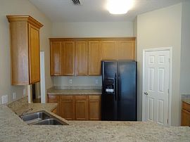 Single Family Home For Rent in Jacksonville, FL (Photo 4 of 5)