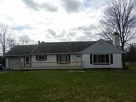 Beautifully Rehabbed Ranch For Rent in Sycamore Schools! Conven in Cincinnati, OH