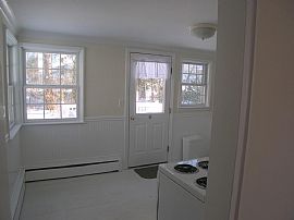 Charming Ne Cape, Quiet Picturesque Community, Close to All Mai in Framingham, MA (Photo 4 of 8)