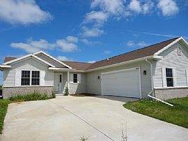 N8020 Woodland Court Ixonia, Wi 53036 in Ixonia, WI