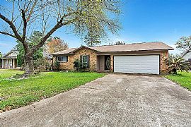 Charming 3 Bedroom and 2 Bathroom Home Updated with Fresh Carpe in Humble, TX