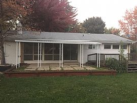 This Beautiful 3br Home Is Situated on a Quiet Street in a Grea in Clinton Township, MI (Photo 6 of 6)