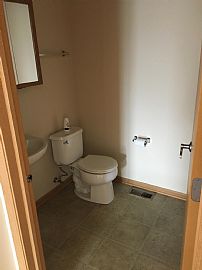 3 Bedroom Spacious Open Layout Home. in Kenosha, WI (Photo 11 of 12)