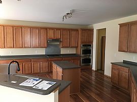 3 Bedroom Spacious Open Layout Home. in Kenosha, WI (Photo 2 of 12)