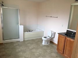 3 Bedroom Spacious Open Layout Home. in Kenosha, WI (Photo 6 of 12)