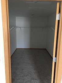 3 Bedroom Spacious Open Layout Home. in Kenosha, WI (Photo 7 of 12)