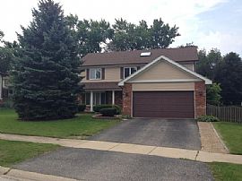 4 Bedrooms 2 Full, 1 Partial Bathrooms in Aurora, IL