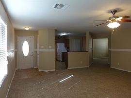 Single Family Home in Houston, TX (Photo 2 of 6)