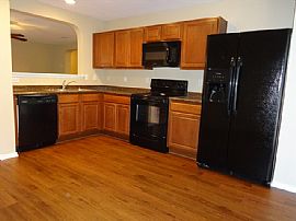 Single Family Home in San Antonio, TX (Photo 3 of 6)