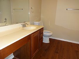 Single Family Home in San Antonio, TX (Photo 5 of 6)