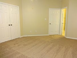 Single Family Home in Willis, TX (Photo 4 of 5)