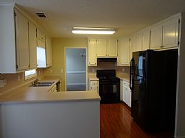 Single Family Home in Stockbridge, GA (Photo 3 of 7)