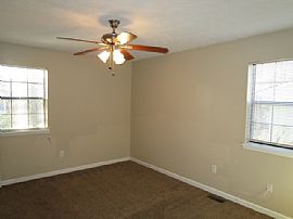 Single Family Home in Lithonia, GA (Photo 5 of 7)