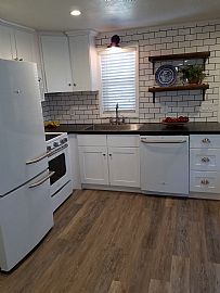 Charming Cottage  in Sulphur, LA (Photo 2 of 12)